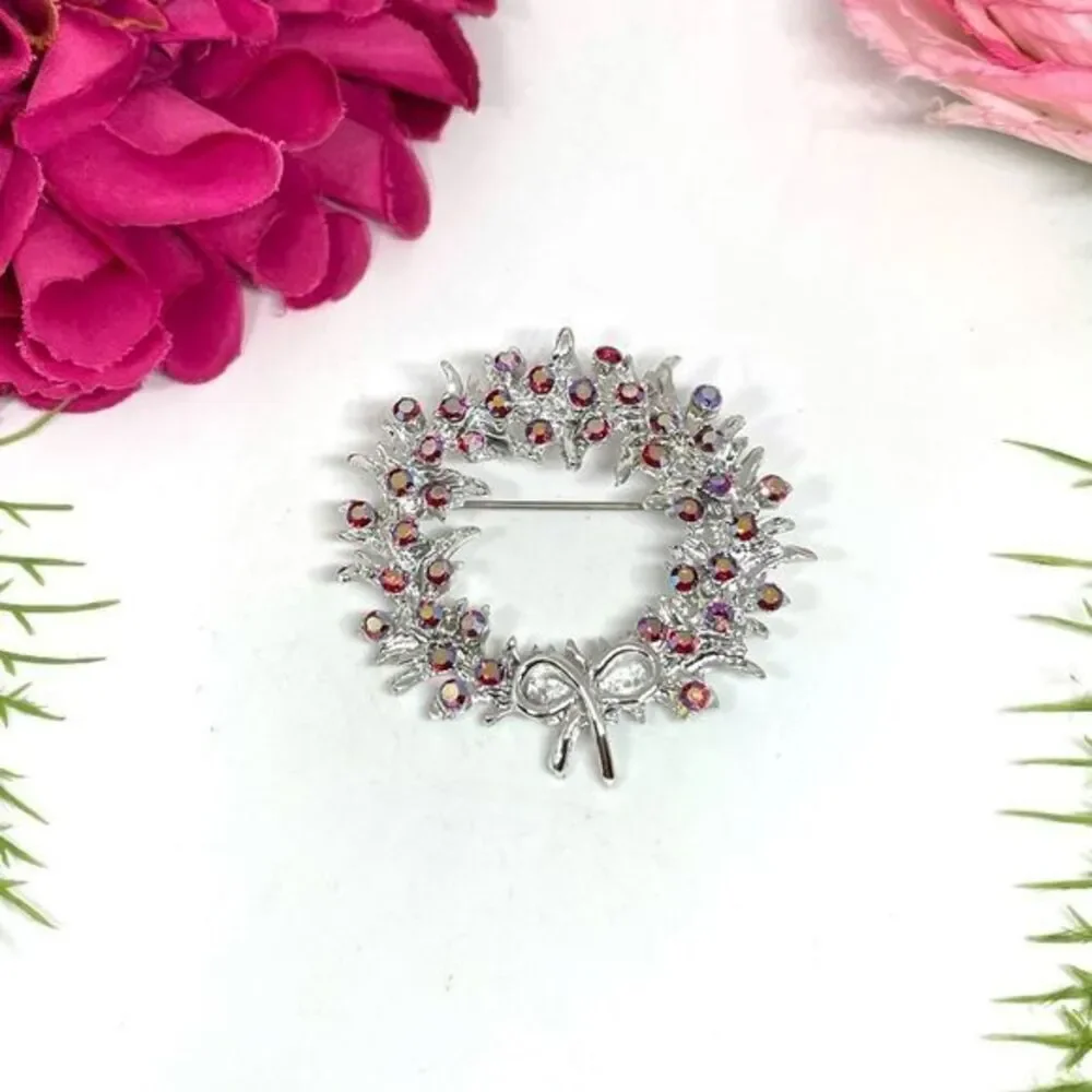 VINTAGE⚜️Festive Wreath Aurora Borealis Crystals Brooch